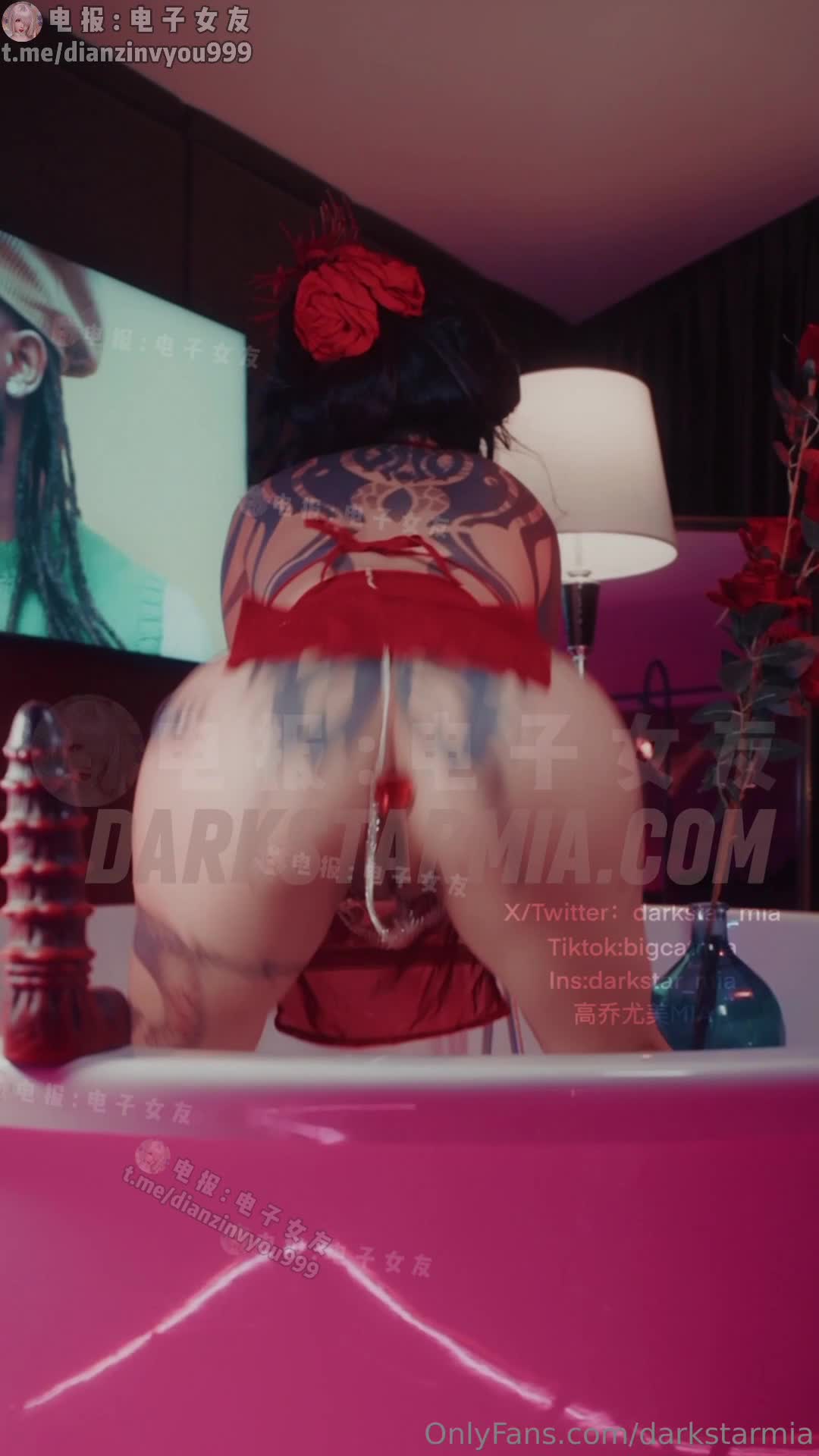 2048.vip-9月最新华人高颜童颜巨乳花臂尤物「高乔尤美」OF私拍，极品符文战士粉嫩小穴抖音风裸舞，超级大肥臀女上，视觉盛宴