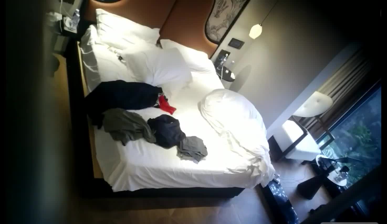 2048.vip-酒店偷拍天眼精品39号房 外面刮着台风小伙床边爆操眼镜御姐范女友高潮时掐着脖子无套中出