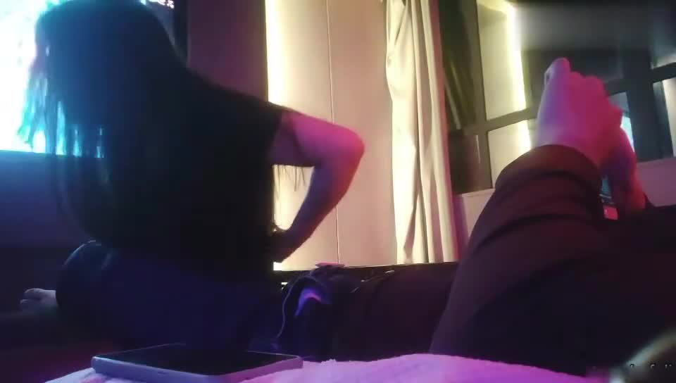 【勾搭足疗店大胸少妇】高潮好几次这笔赚得太值了