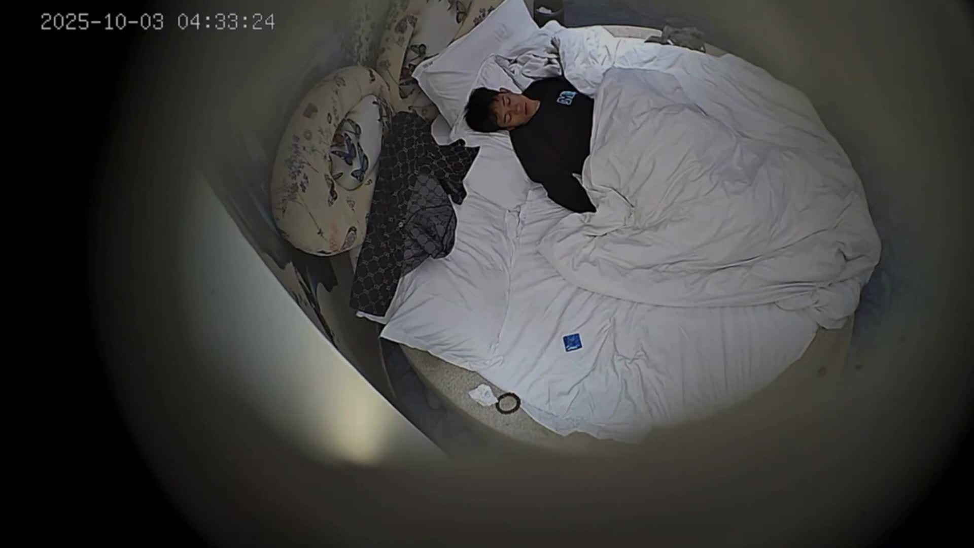 2048.vip-10-3流出上帝视角酒店偷拍 帅哥和羞涩女友从矜持到变态暴力掐女友脖子操