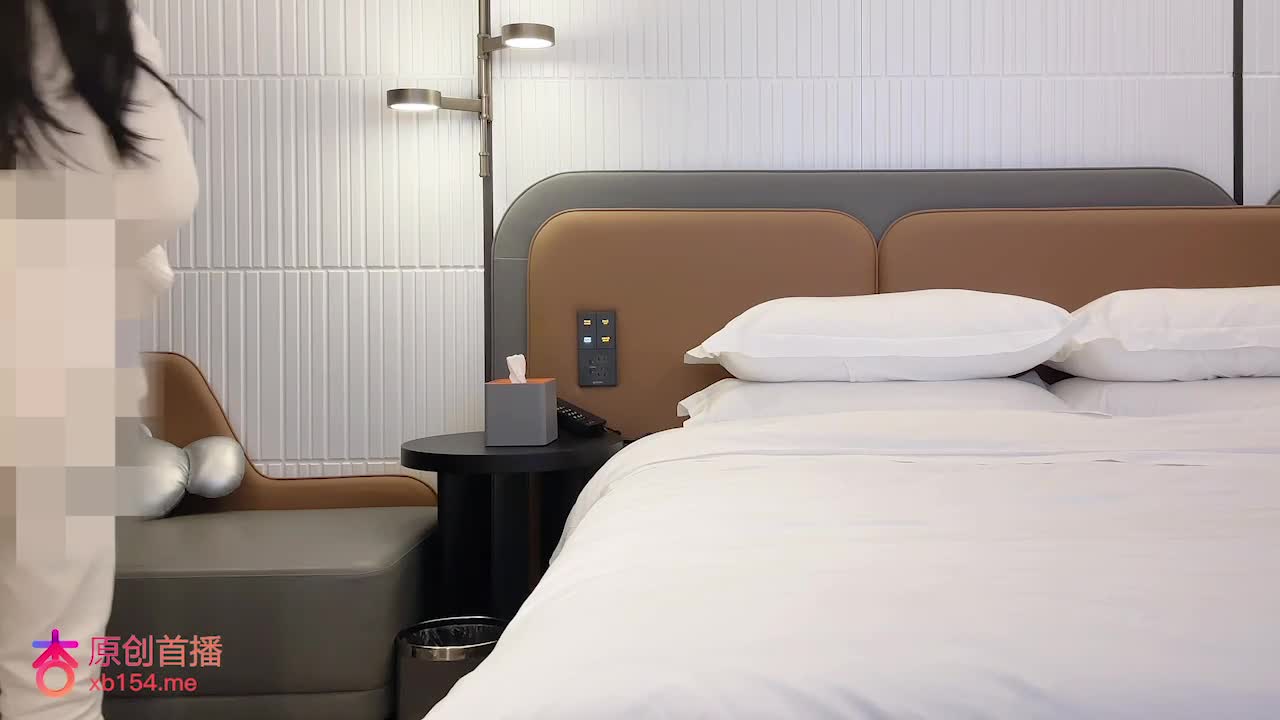 #王安全 #杏吧探花约炮微胖极品妹子，脸型甜美，特别能吹，让她边被操边扣下面，最后实在是干不动了让她口爆射嘴里了探花精选