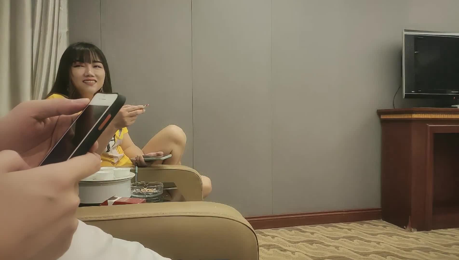 【探花精选】温柔甜美小姐姐，舔穴特写各种近景，雄风依旧高潮迭起爆菊肛交