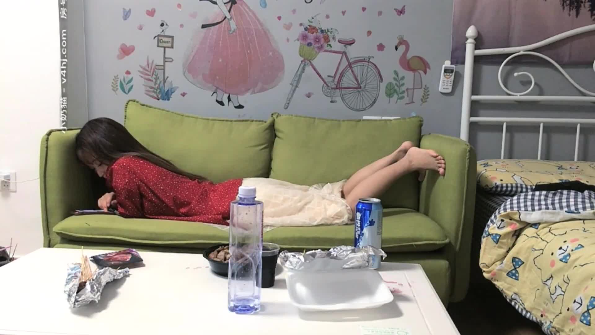 兼职健身小魔女，啪啪结束后撩妹三小时，脱光按摩服务到位，超清4K设备完美视觉体验