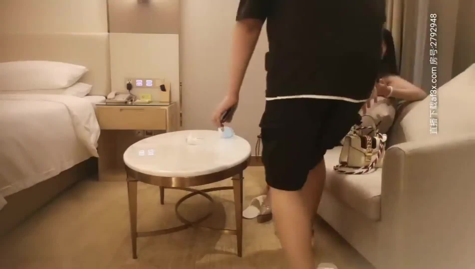 【#横扫全国外围圈】性感大长腿黑裙萌妹，吸奶调情扣逼坐在身上摸奶，骑乘床边抬腿抽插猛操