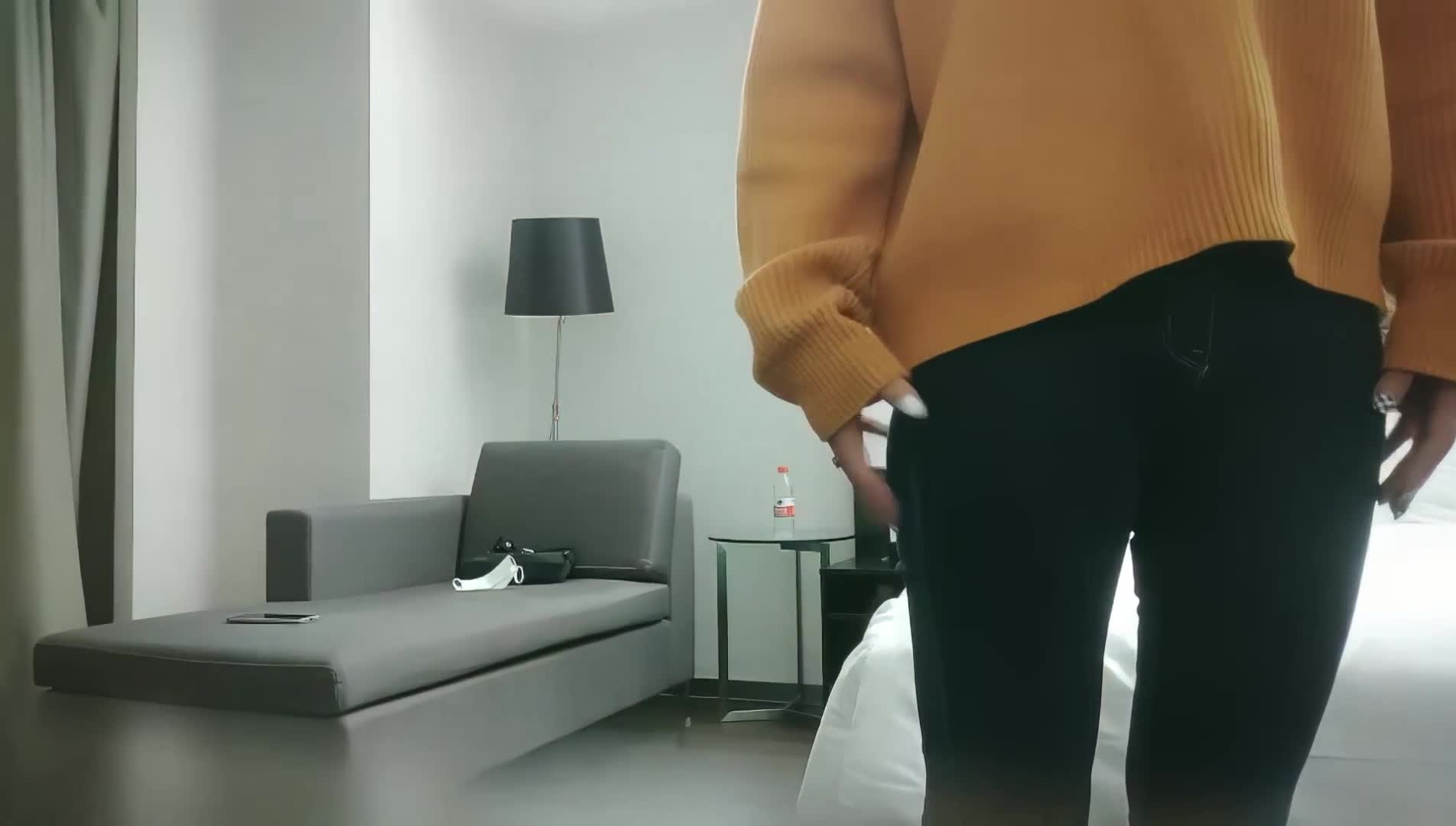 【探花精选】3000网约兼职车模，女神温婉可人，没想到今夜遇到打桩机，花式啪啪陶醉表情一览无余欧美剧场