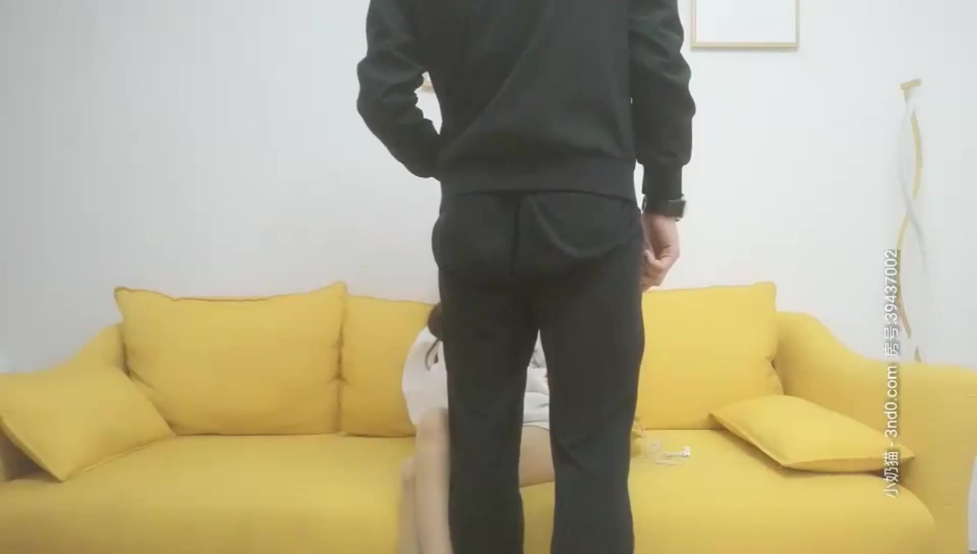 苗条身材白色卫衣萌妹啪啪，特写掰穴摸逼口交上位骑乘抱起来猛操反差学生福利