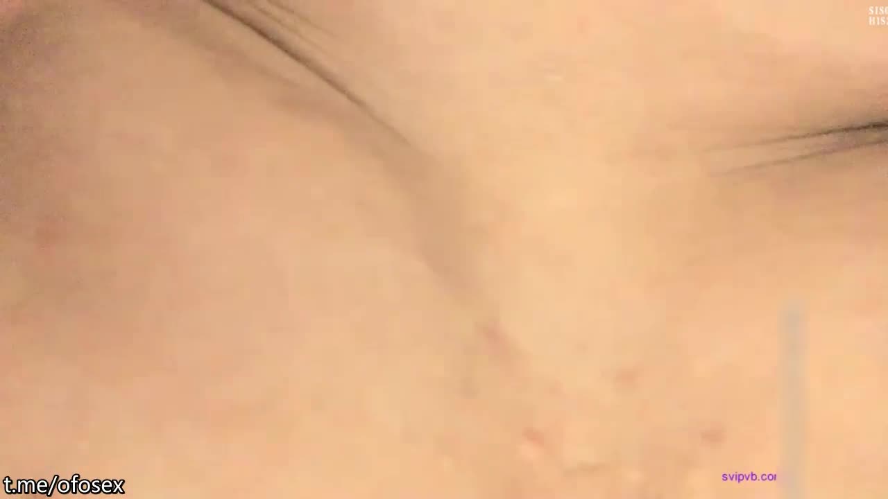 约会极品粉嫩嫩白衣T恤娇小美女到酒店抱紧托着屁股放在跨上摩擦舌吻滋味真是爽猛力操穴噗嗤哦哦呻吟爆菊肛交