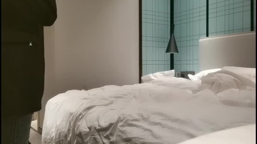 00后少女，甜美娇嫩，被粗暴摧残，娇喘连连，诱人至极。#00后 #暴力 #娇喘AIBox新增特效-传教士体位-上传照片一键生成角色上新-奴隶少女-刚买18岁的甜妹少女-小黄文畅聊NovelN