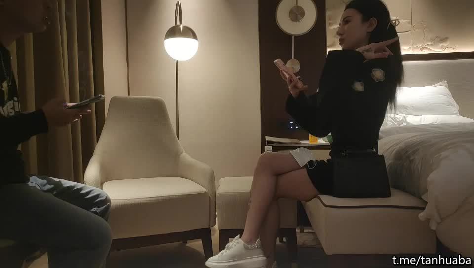 【#胖子工作室】04-07大圈高端，166CM网红女神，43KG苗条身材，性感包臀裙，仙丹加持激情爆操#我有一台拖拉机酒店偷拍