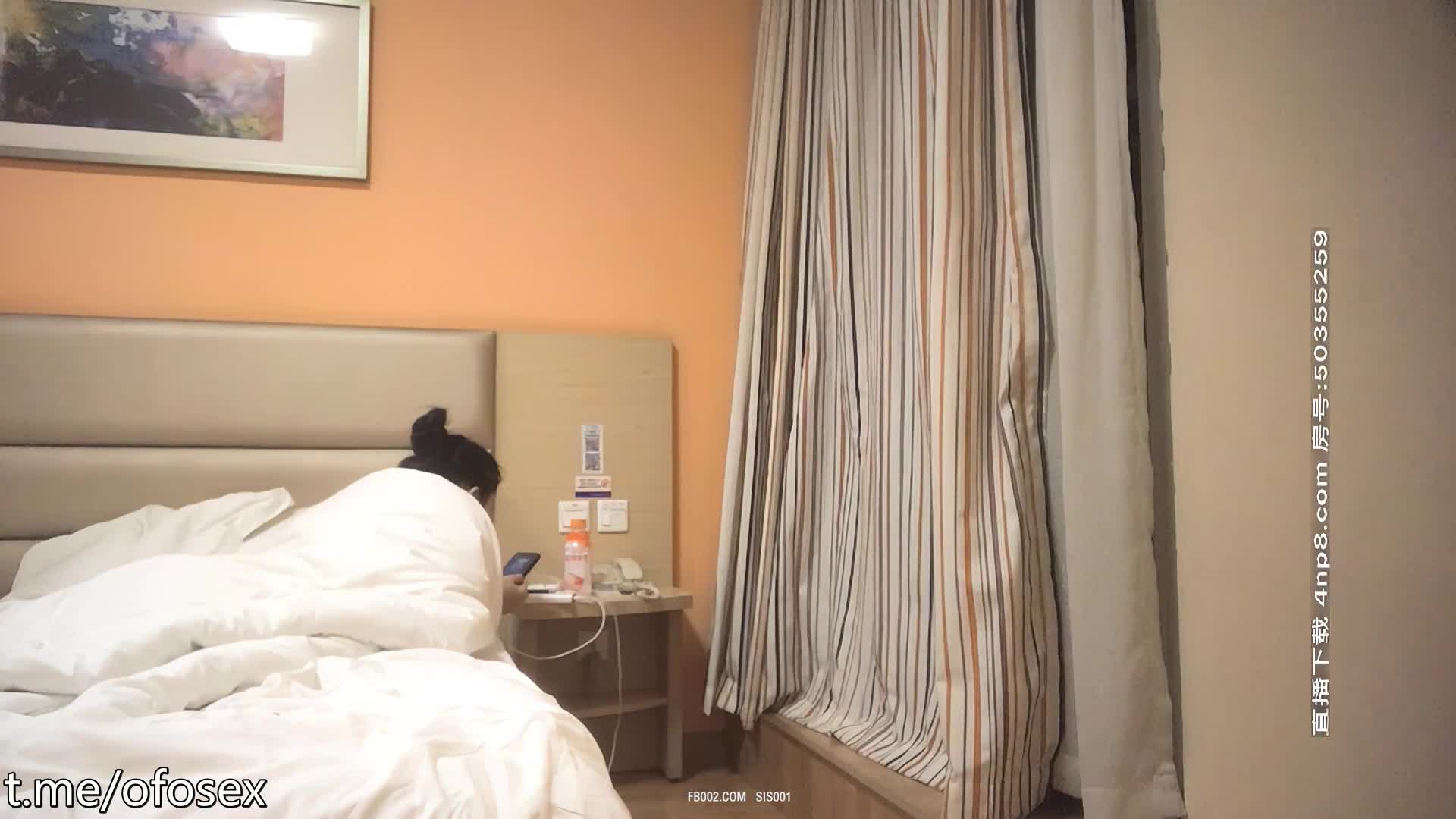 【#战狼行动】偷拍极品外围女神，丰乳翘臀魔鬼身材风骚尤物，猛男激战淫声浪语娇喘不断