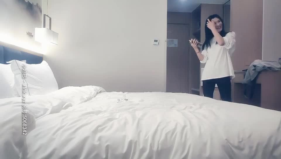 七天高端外围皮肤丝滑的少妇NTR绿帽淫妻