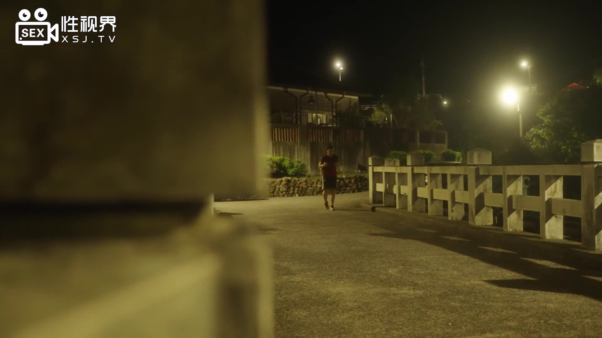 CPMXutkdD2mrwPqeAdX0，国产性视界 #国产 #性 #视界 母狗们赤裸着，肥厚的臀部和饱满的骚奶子在灯光下闪耀，淫水肆意流淌，腥臊味弥漫。