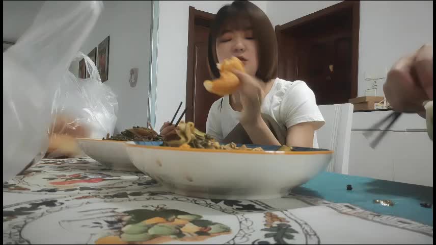 极品良家女神，家中做饭厨艺好，吃饱有力气接着干，舔穴啪啪高潮袭来瘫倒，呻吟动听刺激【主要信息】#探花 #偷拍 #良家 #少妇 #骚货 #淫语 #高潮AIBoxAI视频换脸不限次数自由上传素材丰乳肥臀的我和心机小姨的斗争故事_NovelN角色扮演机器人