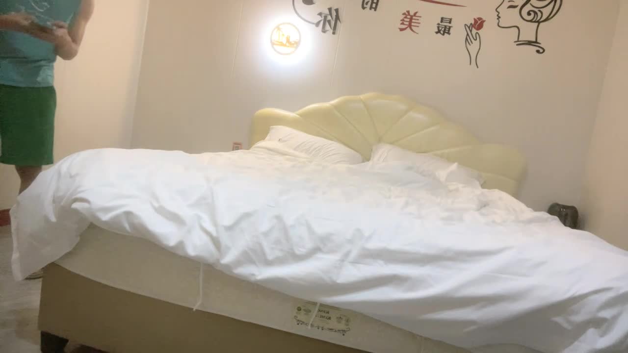 #探花 双飞AI工具箱AIBox,一键去衣，换脸，换装,Midjourney,ChatGPT4喜怒无常的魔女梦梦-NovelN女友机器人