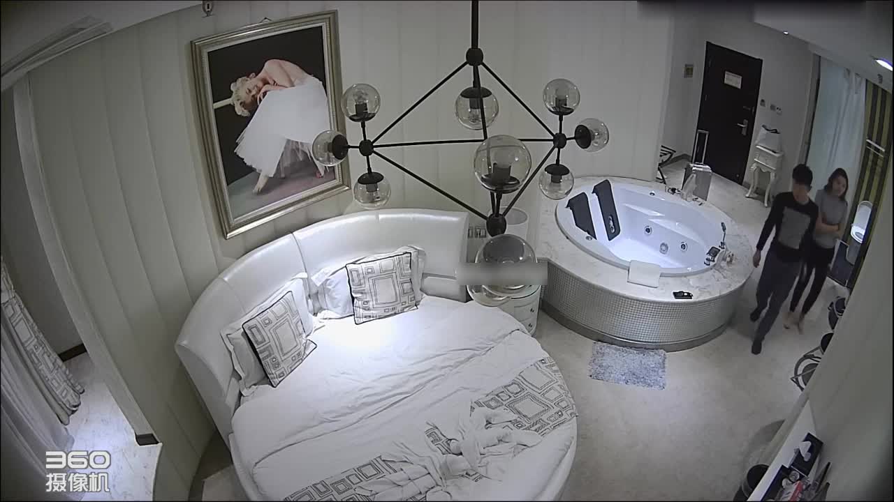 #偷窥酒店偷窥第三视角#出差4S店的美女销售和公司经理外地出差被经理强行趴下裤子啪啪啪