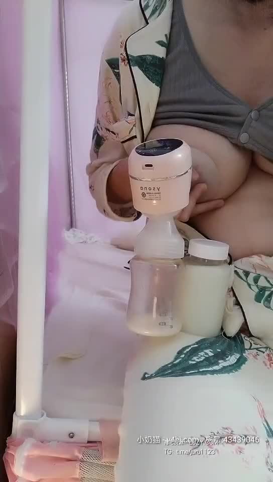 巨乳熟女奶子炸裂，肉棒猛操肥穴，淫水喷涌爽到爆 #内射 #喷水 点击观看更多视频