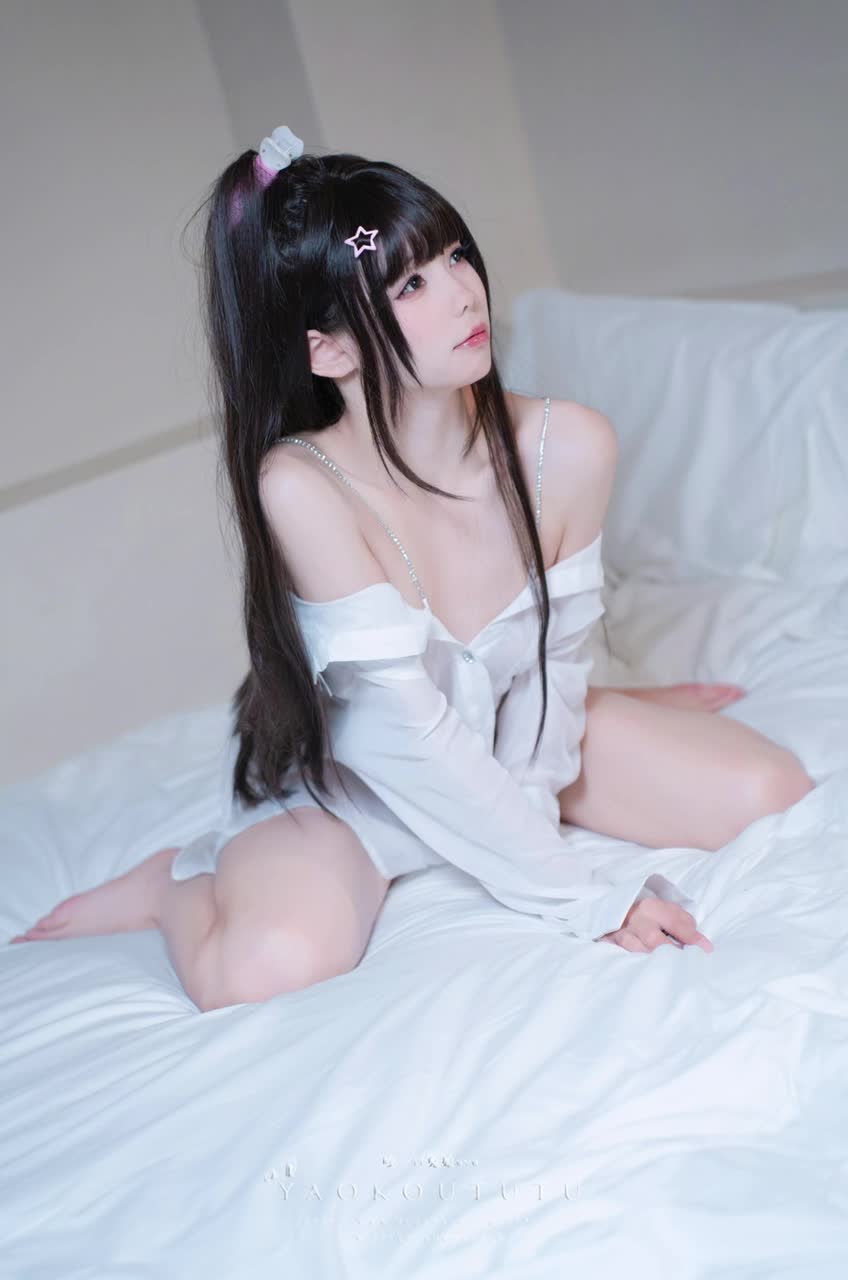 #咬一口兔娘 #微密圈 #萝莉 #福利姬 高颜值美女小萝莉 男友的白衬衫评论区观看合集