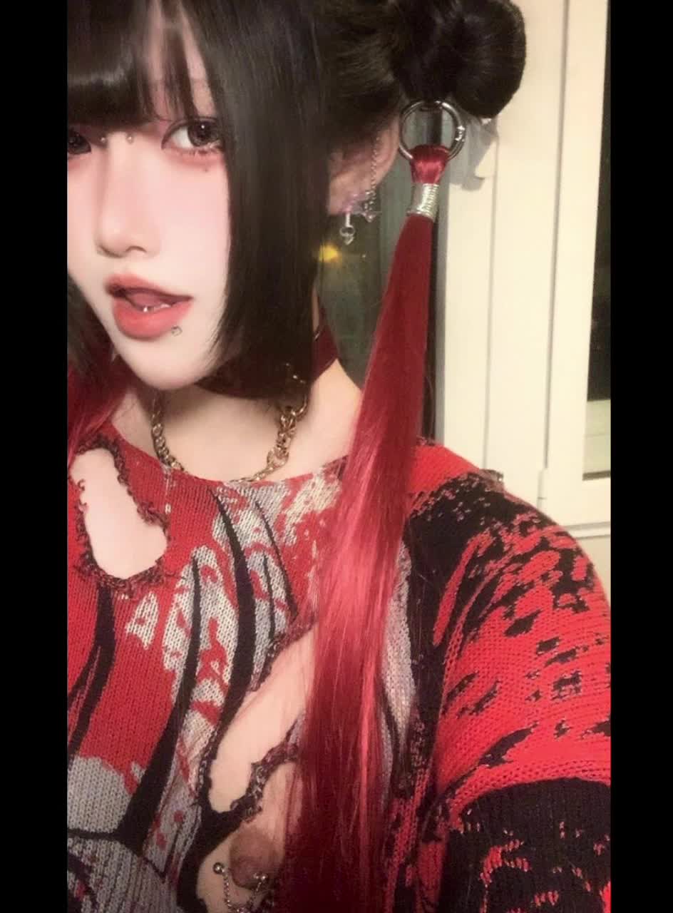 #不得惹 #萝莉 #反差 #福利姬 推特极品阿黑颜母狗 自慰发骚 太顶了评论区观看合集