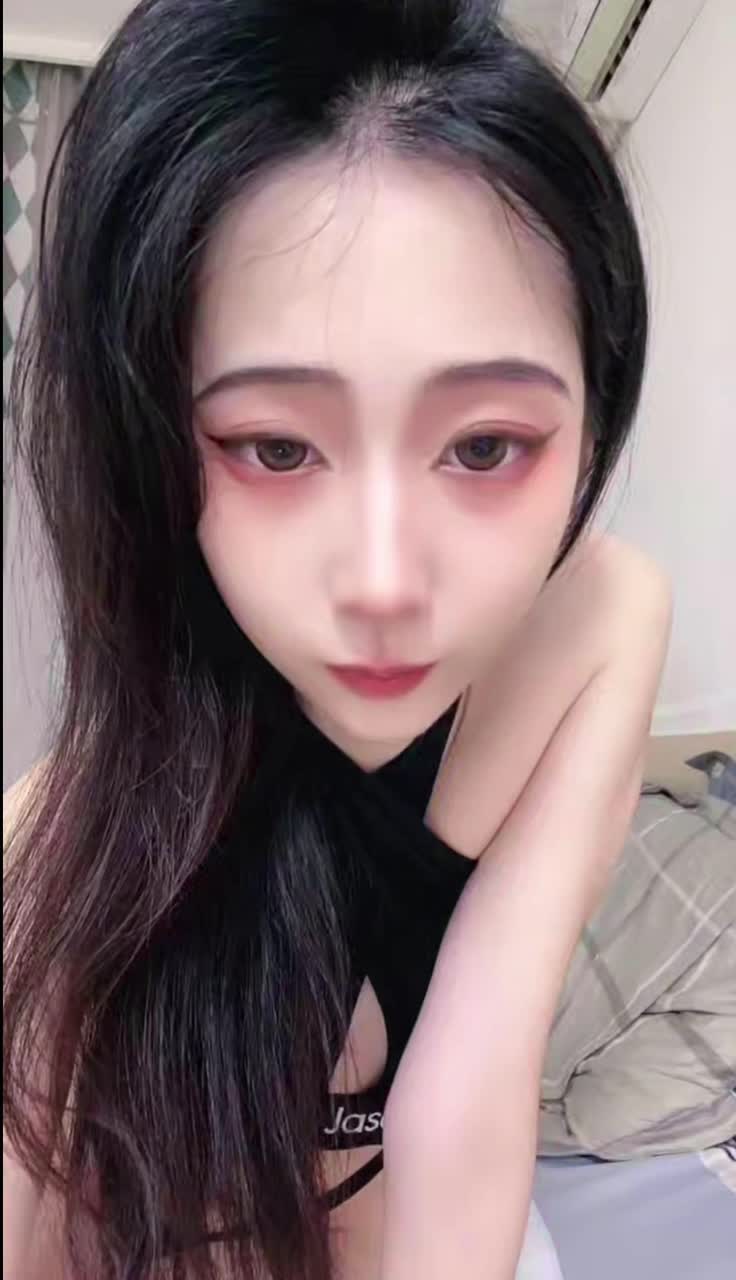 #菠萝吹吹 #萝莉 #反差 #母狗 母狗校花 颜值御姐调教口爆评论区观看合集