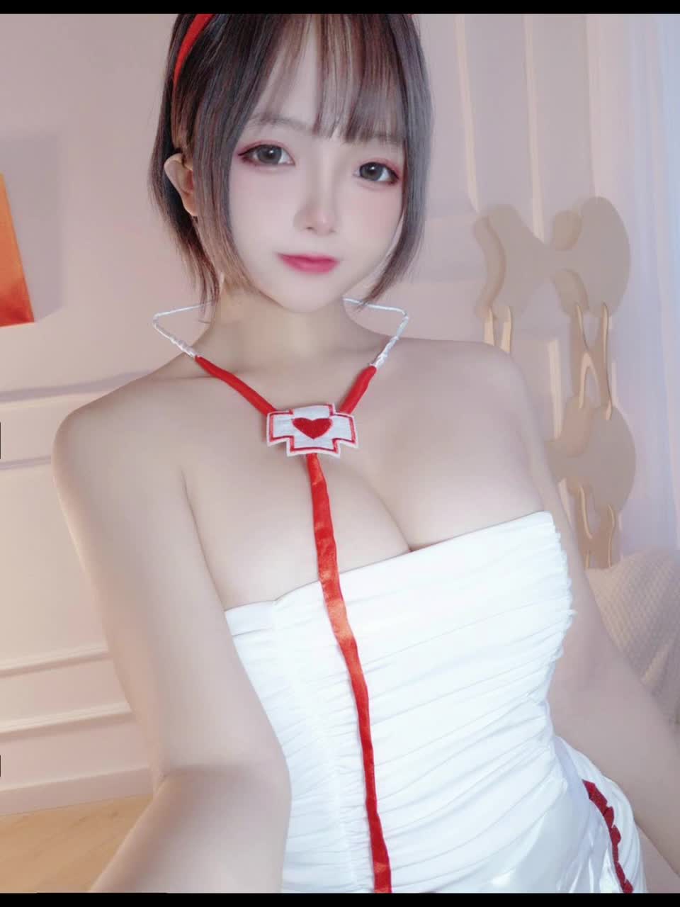 #日奈娇 #萝莉 #反差 #福利姬 极品美女福利姬 白嫩大奶性感私拍评论区观看合集