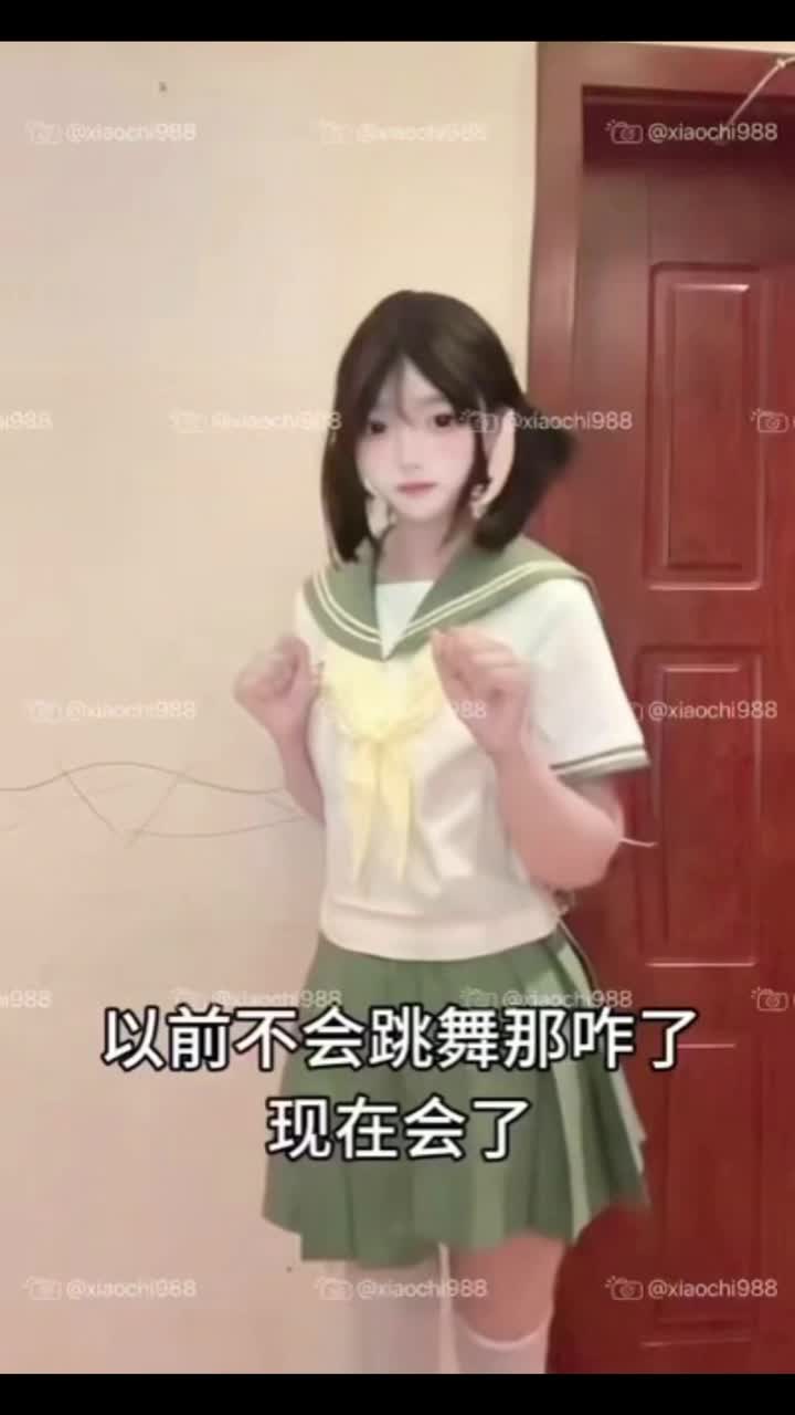 #小迟 #萝莉 #反差 #福利姬 推特高颜值嫩妹小萝莉自慰裸舞 性感诱人评论区观看合集️️️