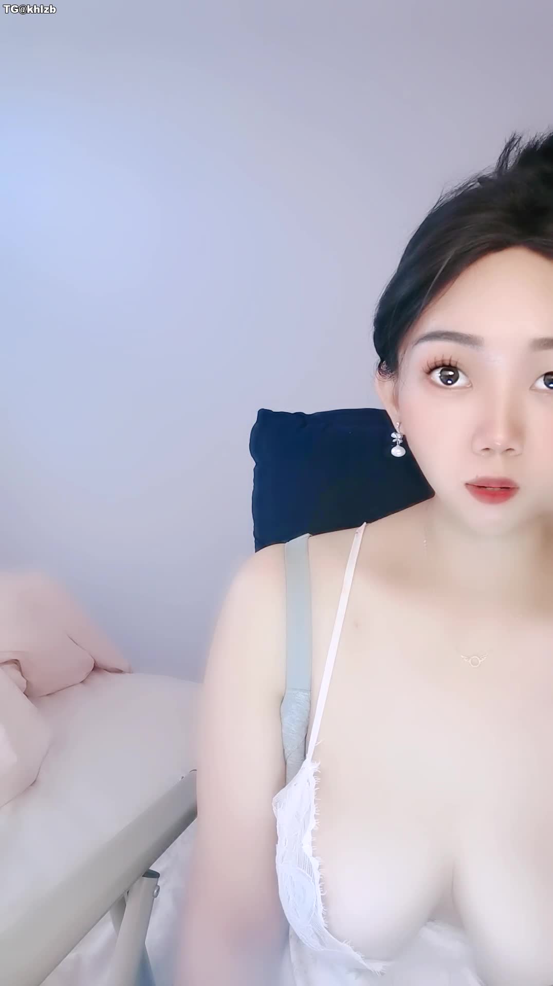 #十日终嫣 极品颜值巨乳女神 大眼睛太漂亮了 丰满大奶子
