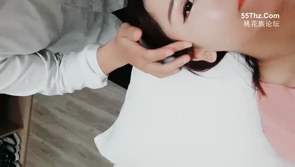 《勾引年轻男技师》