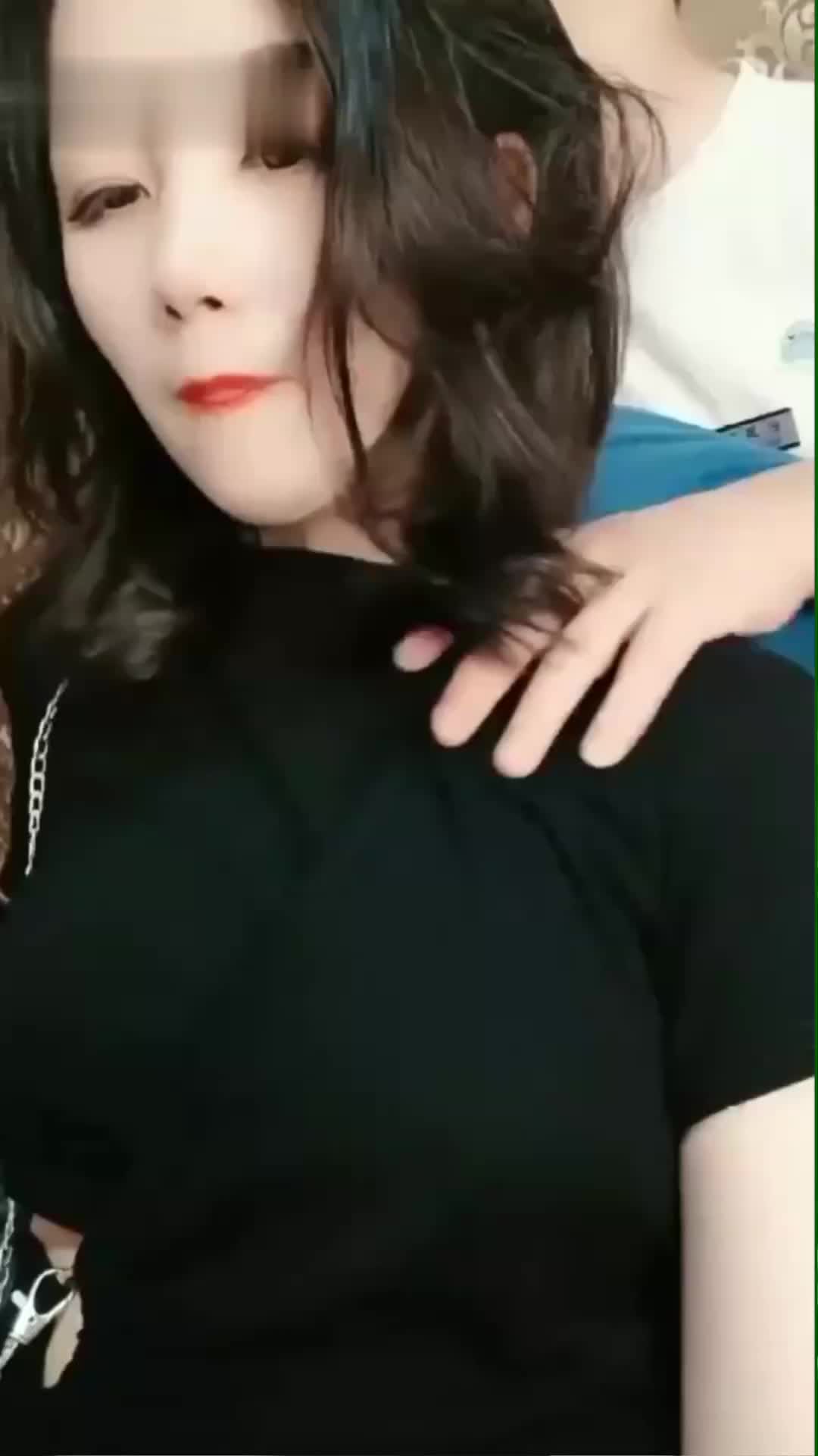 勾搭男技师_小姐姐按摩店勾搭男技师在包厢里面操她