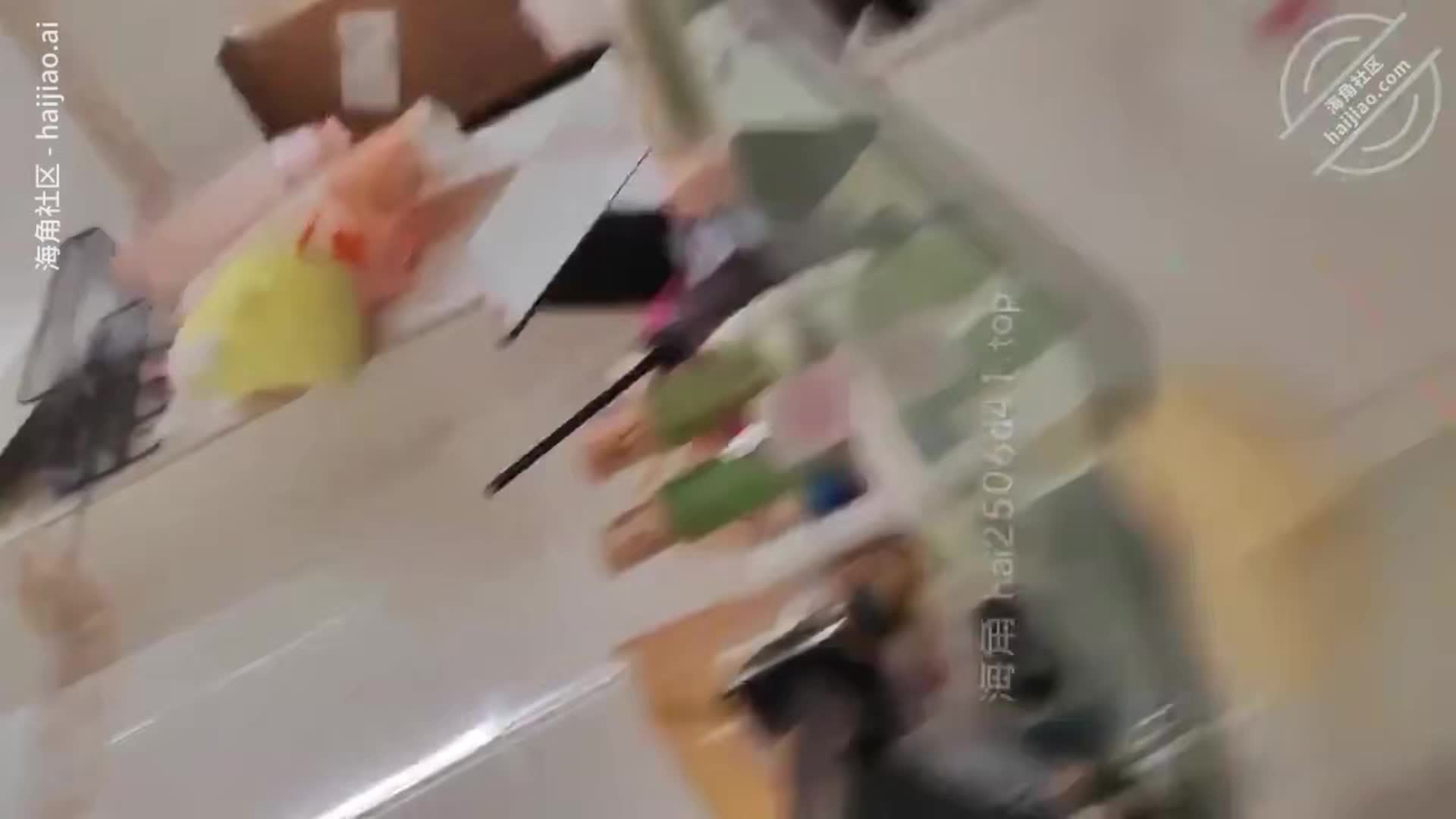 #海角社区 #妈妈少妇人妻爱好者带娃少妇站着射带娃少妇并尝了一下奶味