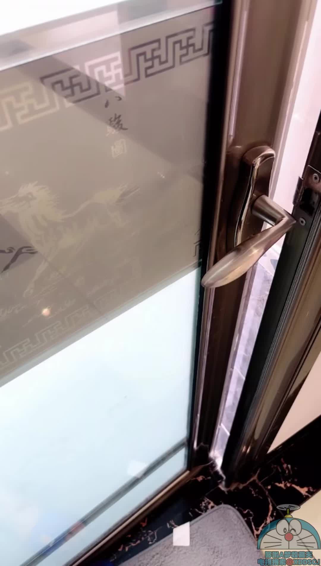 #少妇 剧情演绎 小嫂子爱刺激大黑牛插骚逼震动不已骚气十足，趁机掏出大肉棒一顿猛操