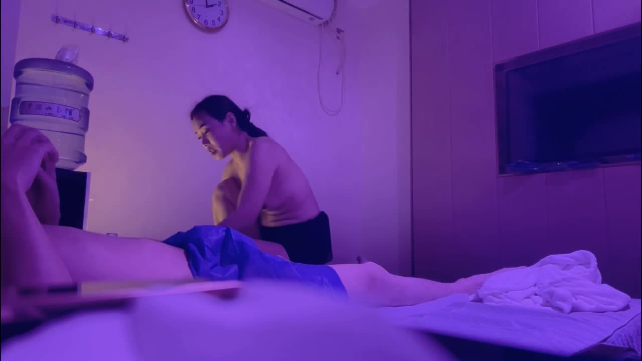 会所熟女技师，舔菊花刺激口交，短暂的一小时亲密接触，强推劲爆射精