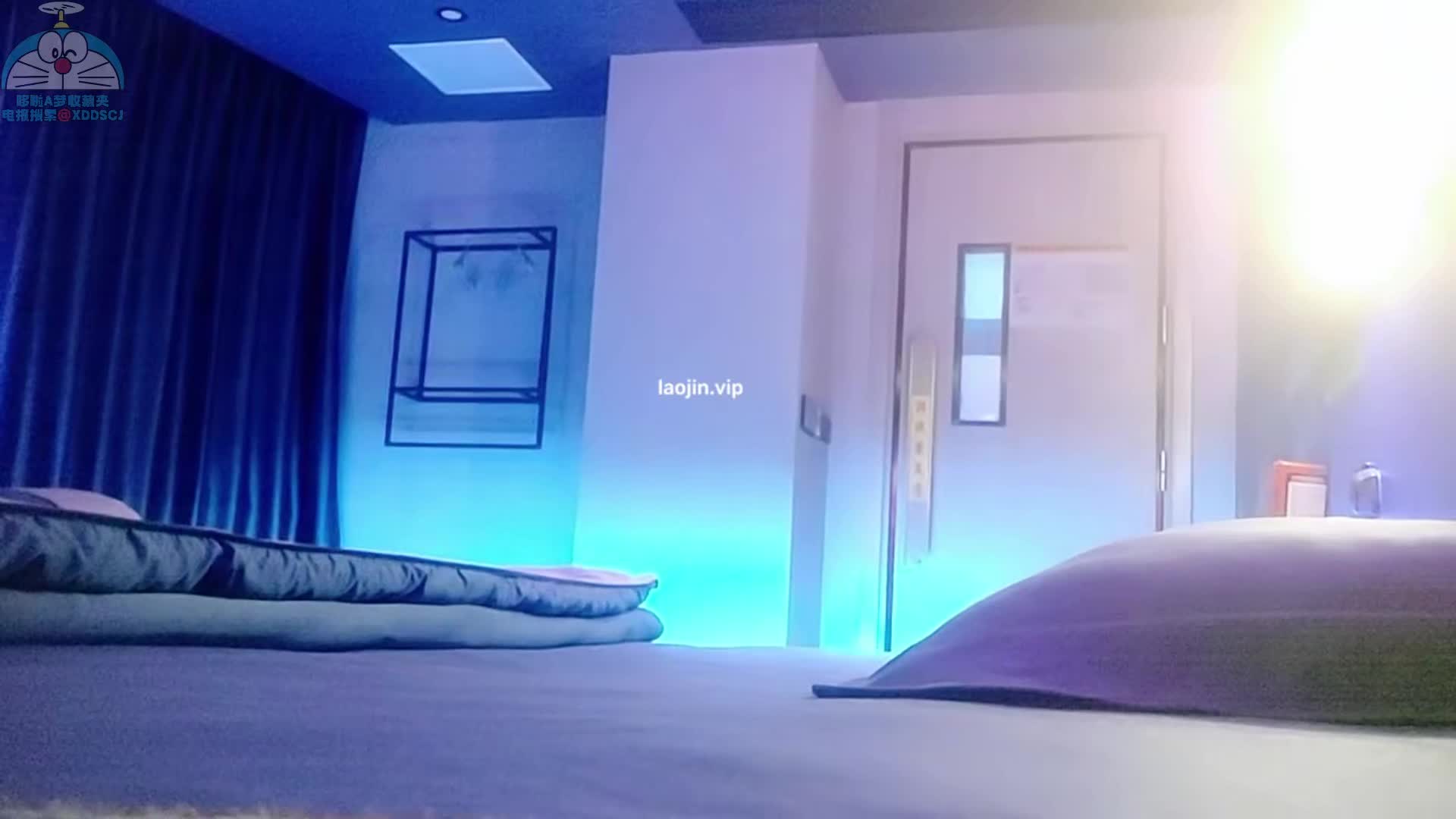 #熟女技师秦少会所探花 少妇一排排的选，连续两天出击，三个少妇床上伺候，毒龙口交啪啪，爽翻天了，刺激！