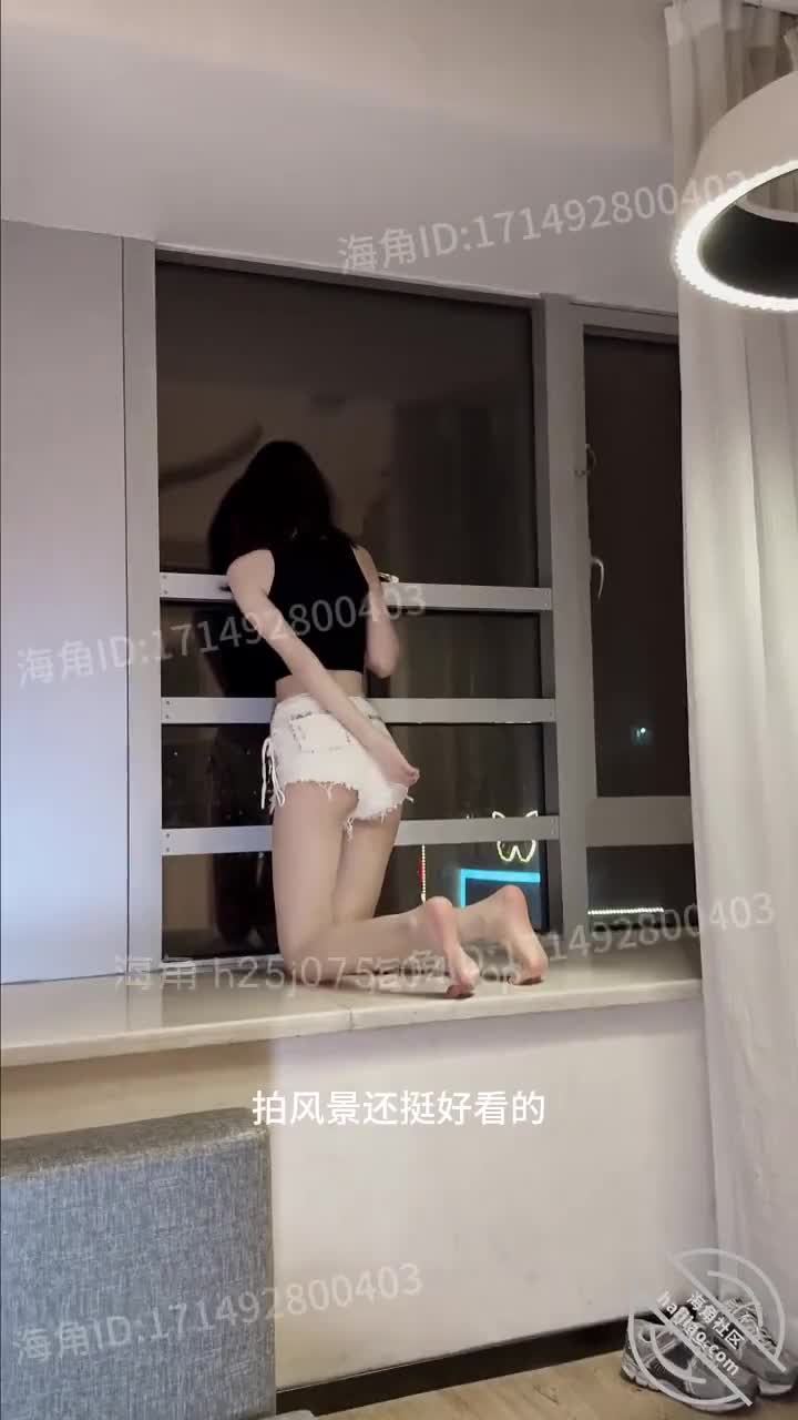 #墨影 #女大【海角精选】【真实原创】酒店开着房门操喷06极品女大 叫得真大声