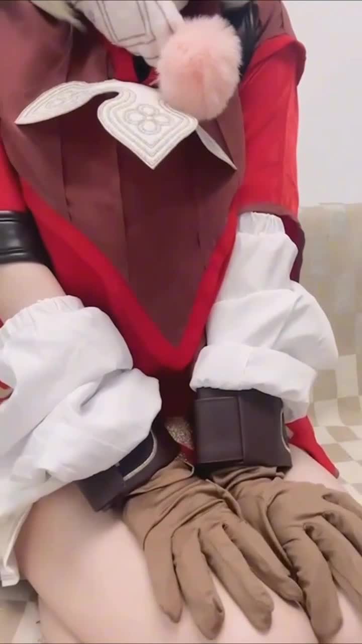 安安老师 糖心福利姬，cos二次元超多角色，道具玩弄粉批，御姐甜妹各种风格，自慰娇喘让牛牛硬邦邦#安安老师 #自慰 #cos #丝袜 #白虎