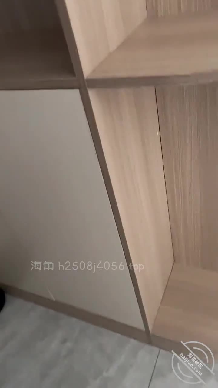 #奶子即正义【海角精选】原创:爆操偷情人妻,趁着老公不在去她家里搞她,果然老婆还是别人家的好!!