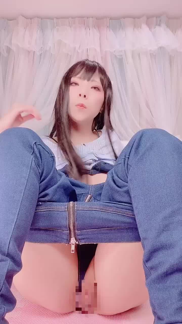 #反差 #福利推特 comonun 反差母狗 给大哥私发紫薇视频 还打码