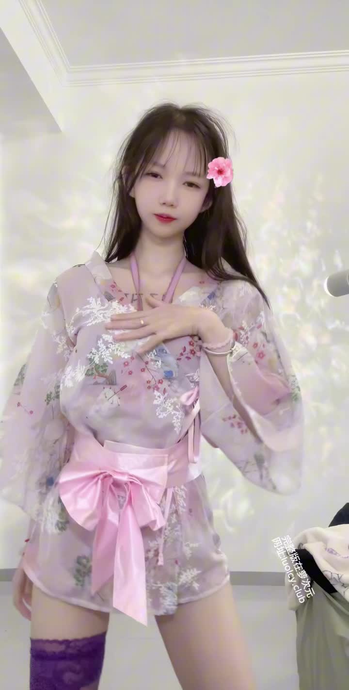 忘崽奶茶 高颜双马尾萝莉，快手裸舞合集。真的骚#萝莉 #裸舞 #露脸
