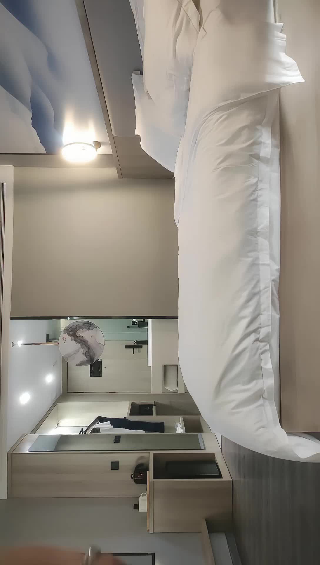 #少妇 #出轨    出轨，约极品外围少妇，女神清纯脸庞，大长腿，翘臀美乳，调情各种姿势性生活