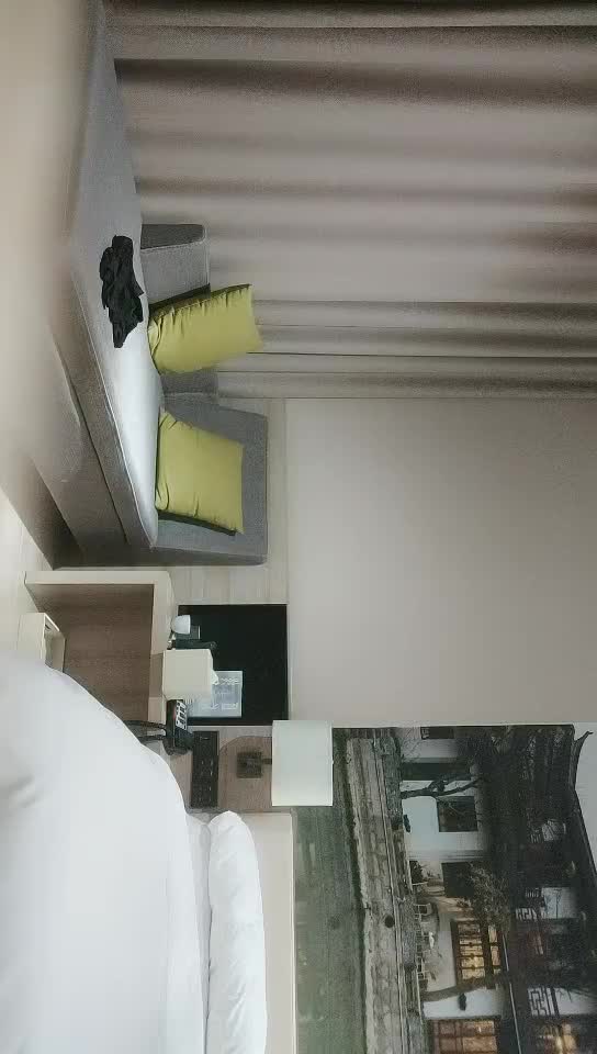 #少妇 #偷情   偷情，高端少妇，酒店约炮做爱，换上黑丝，调情口活，各种姿势抽插，非常刺激性欲满足