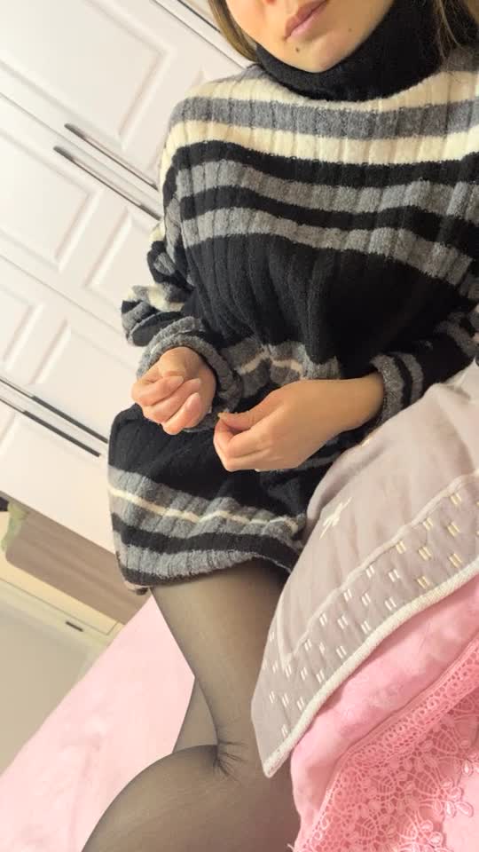 #少妇 #出轨    出轨，调教浸淫少妇，黑丝制服，不漂亮但是超级骚，勾人撩骚属她强，各种姿势做爱