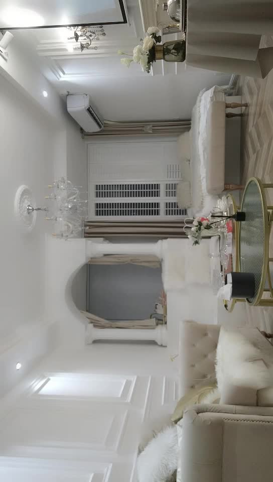 #少妇 #偷情   偷情，少妇喝喝酒玩玩游戏，尽兴了再开始操4p，地上铺毯子交换，操的喊老公，激情