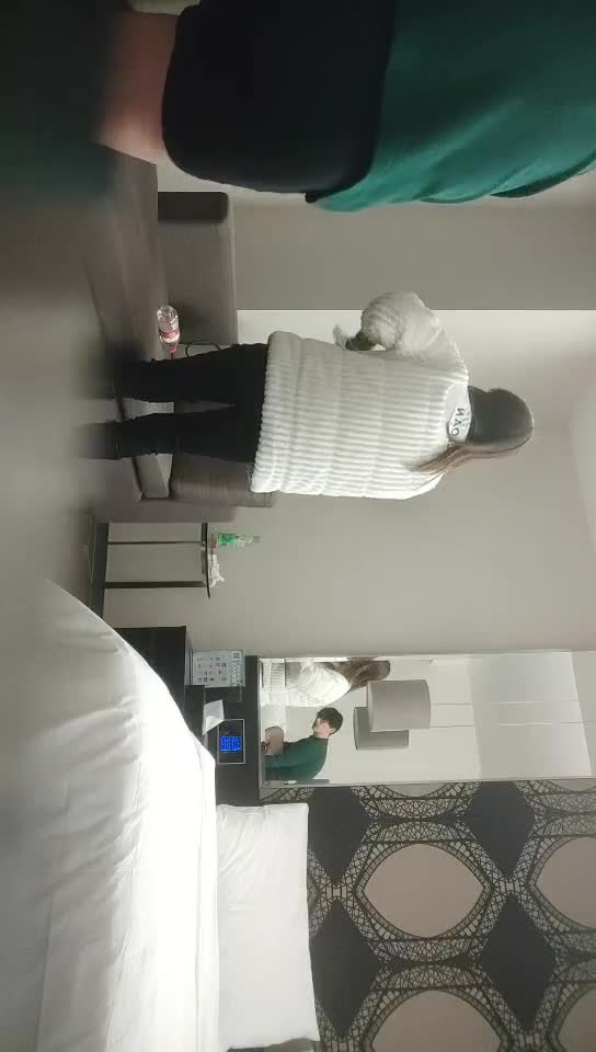 #少妇 #偷情   偷情，颜值高明少妇，外围美女。这对奶子真是给力，极致视觉享受必看必下，各种姿势猛顶