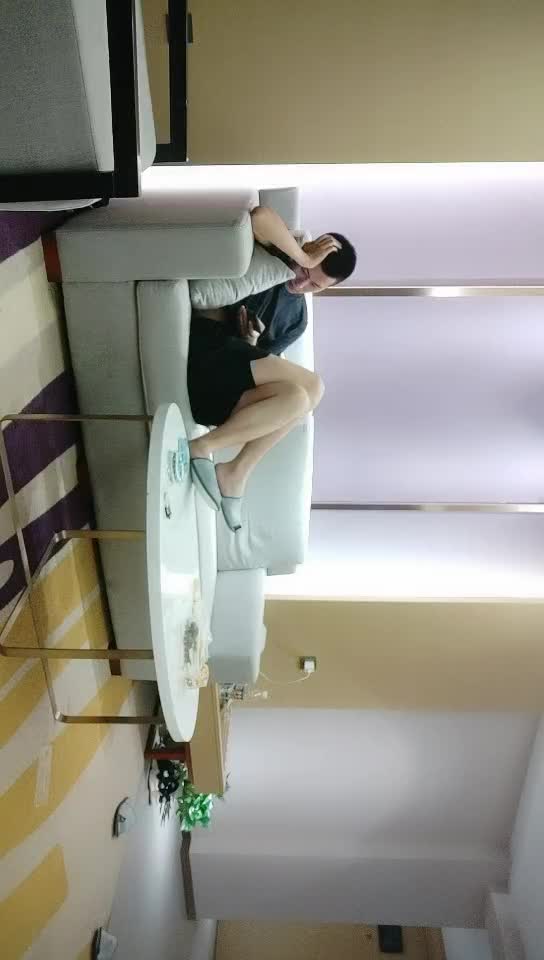 #少妇 #出轨    出轨，酒店约炮，很有肉感大奶外围少妇，调情摸奶子，直接就开始干，干的淫荡叫太有诱惑力