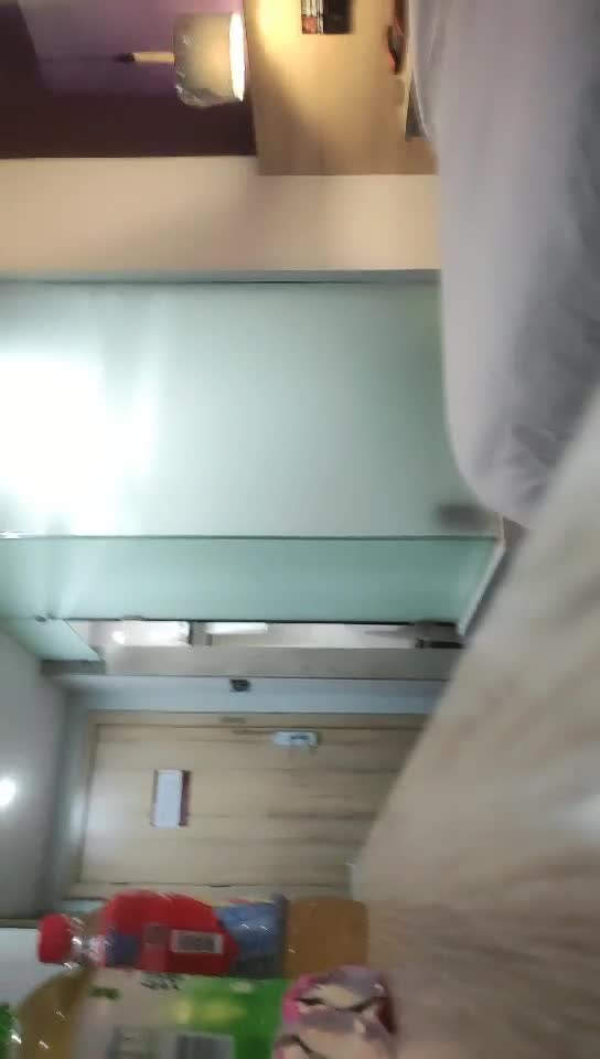 #少妇 #出轨    出轨，网约漂亮小少妇，大眼睛皮肤白，温柔风骚，扛起玉腿卖力抽插 ，这才是出来打开性生活的方式，舒服满足