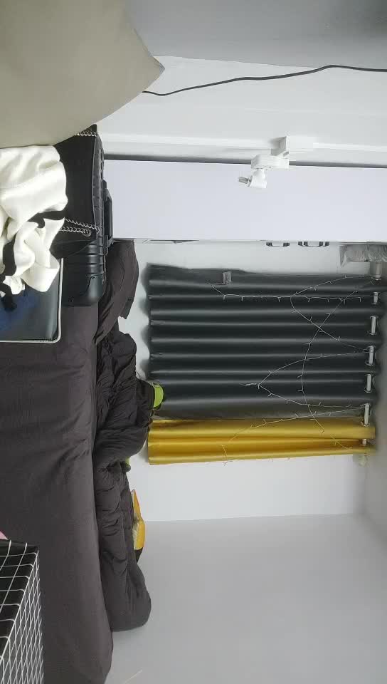 #少妇 #出轨    出轨，约操良家少妇，扶着大屁股后入爆操，被妹子夸好厉害，冲刺猛操搞得受不了，激情高潮性生活