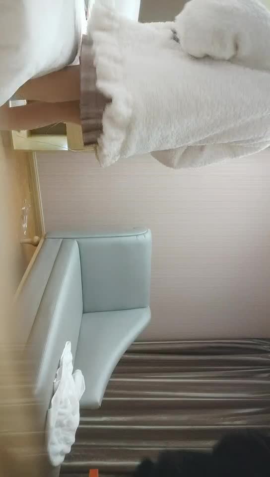 #少妇 #偷情   偷情，深夜约短裙少妇，深喉插嘴，掰穴揉搓正入爆插，人肉打桩机扶着腰后入，非常舒服直接高潮