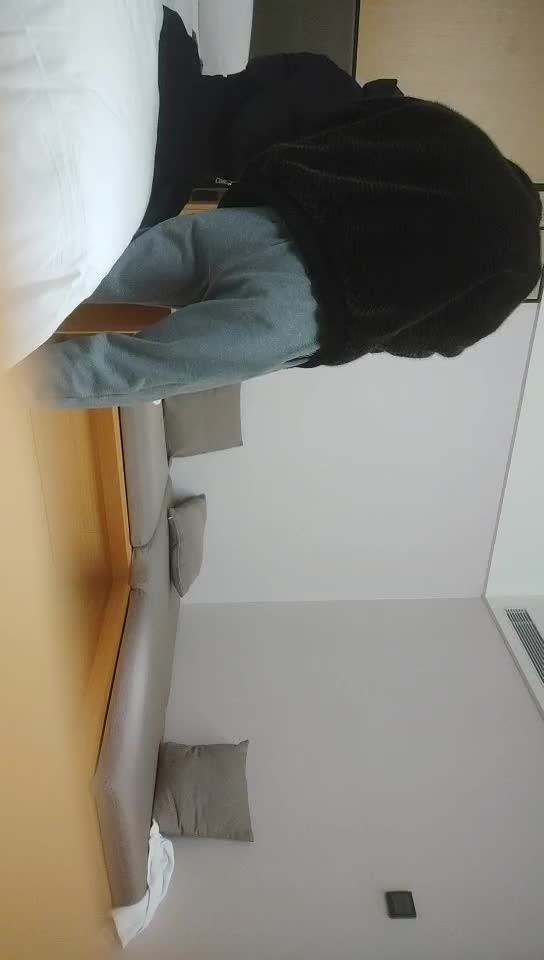 #少妇 #偷情   偷情，高颜值黑丝少妇，甜美，上演倒插绝技，欲仙欲死表情引爆，直接高潮