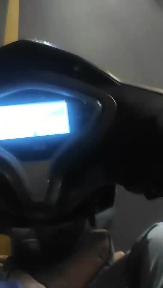 #少妇 #偷情   偷情，找了个少妇，小房间坐着几个少妇，挑一个小房间操，撸硬直接干速度搞完走人，满足欲望性生活