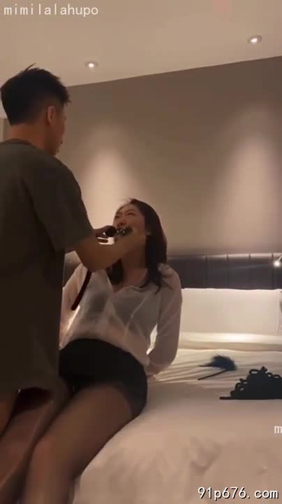 约到一个小M 只有用力才能征服她