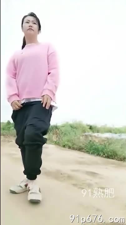 小伙和熟女车震野战1